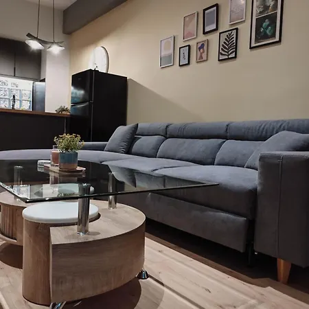 Elegant 42sqm In Lycabettus Athens